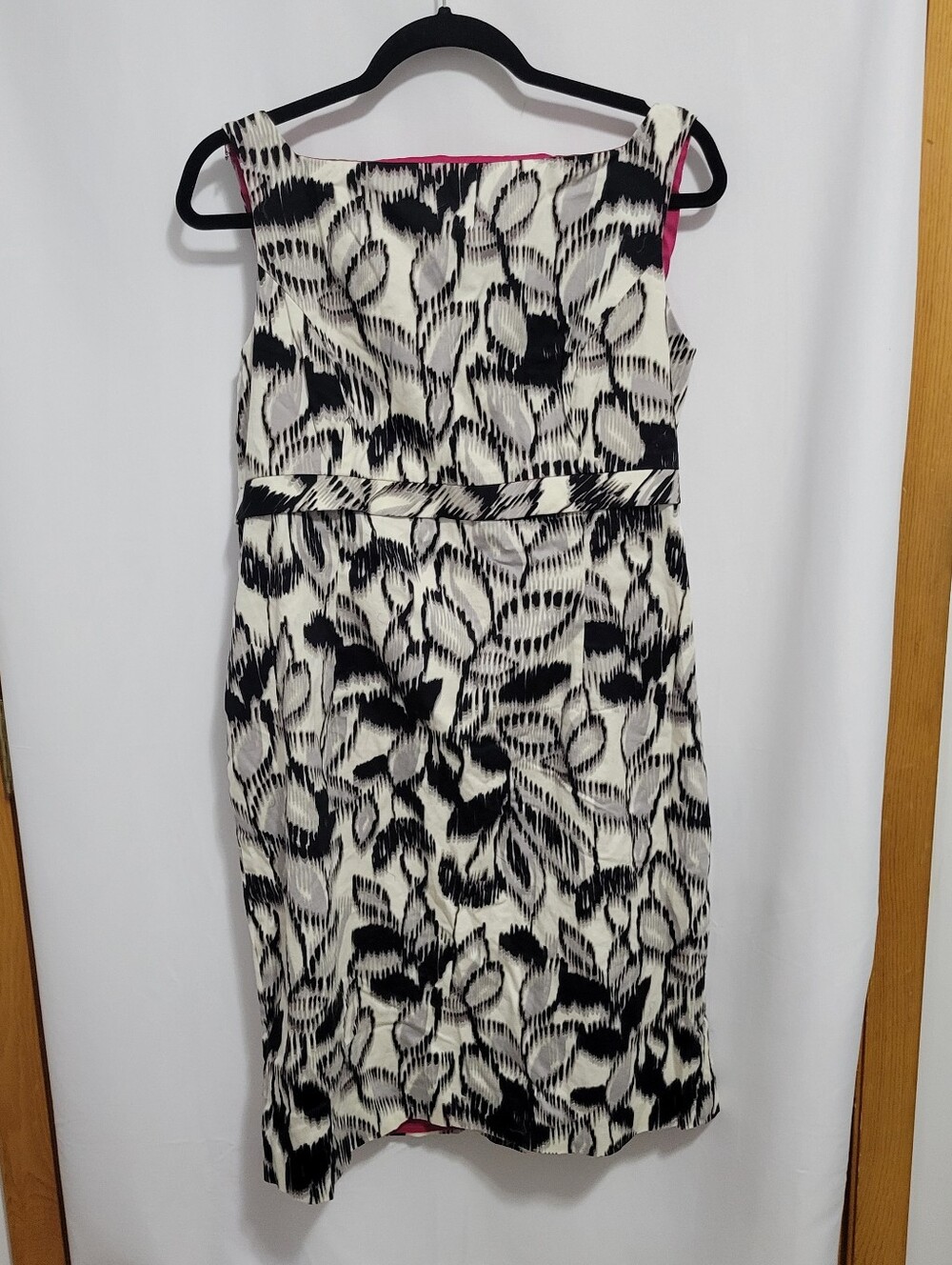 Jones New York Black and White Leaf-Print Sheath Dress, Size 16